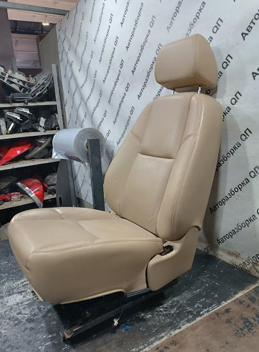 Салон (сиденья) бежевая кожа Cadillac Escalade III. Разборка Cadillac фото 2