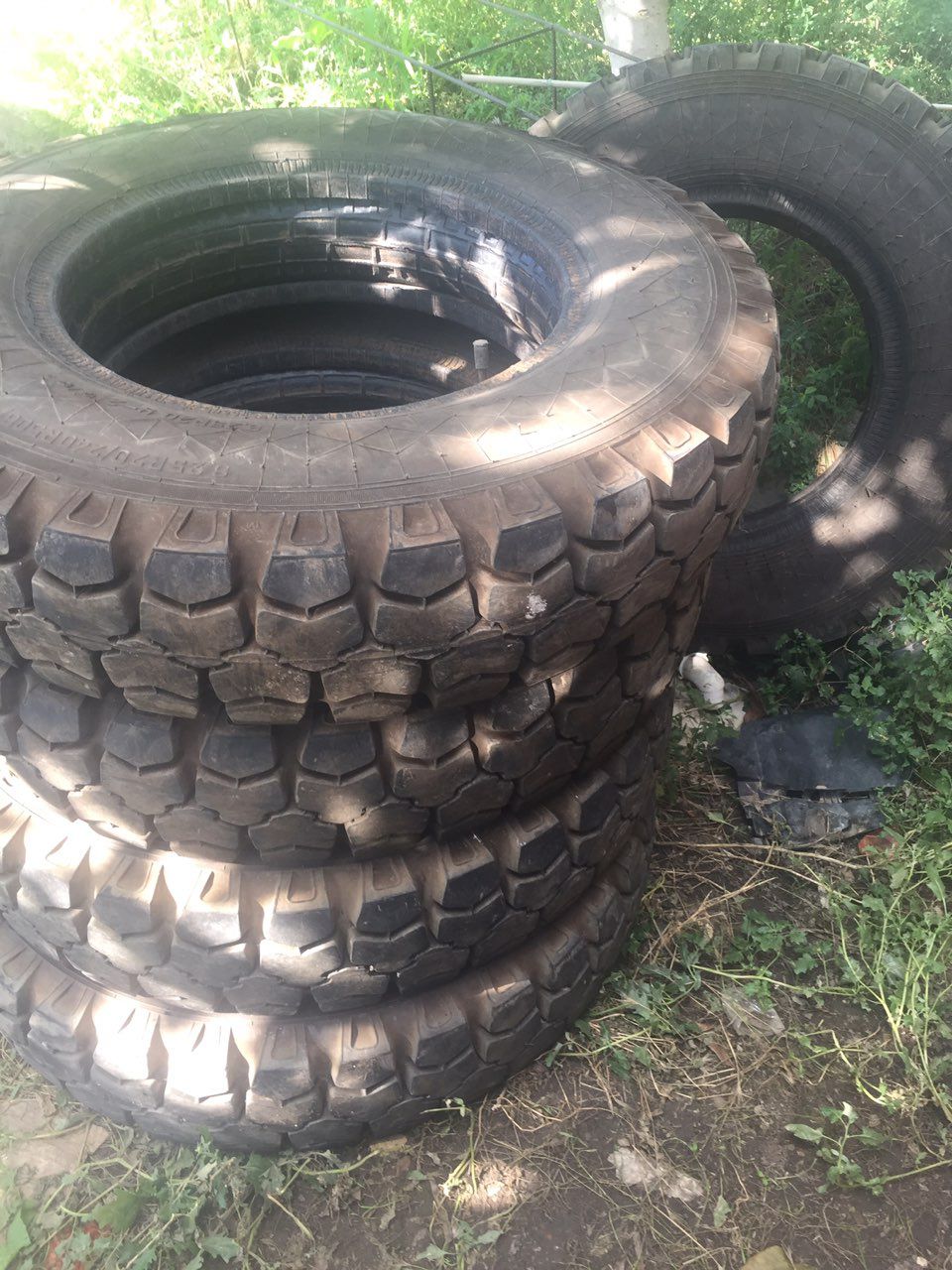 Anvelope r20 8.25 gaz 53