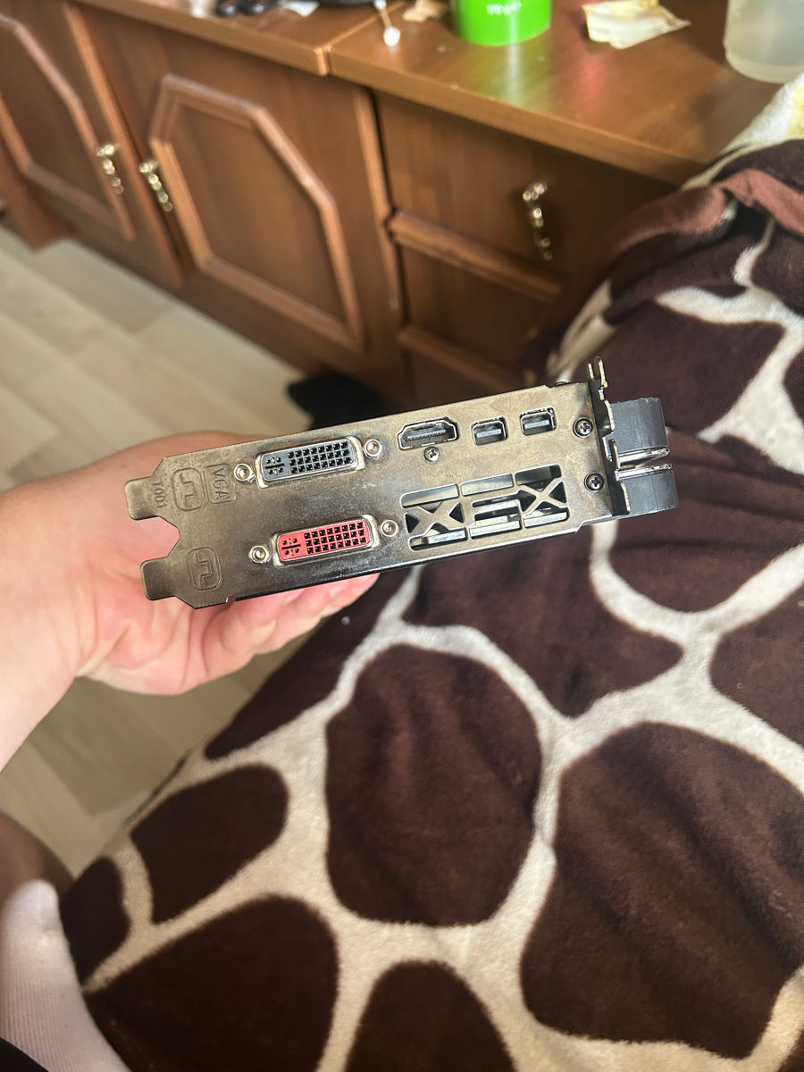 Radeon r9 280x  XFX foto 4