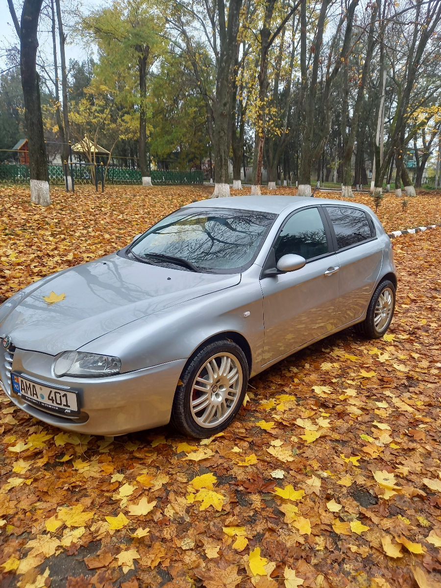 Alfa Romeo 147 2003 г. с пробегом 230000 км, Дизель, 4350 €