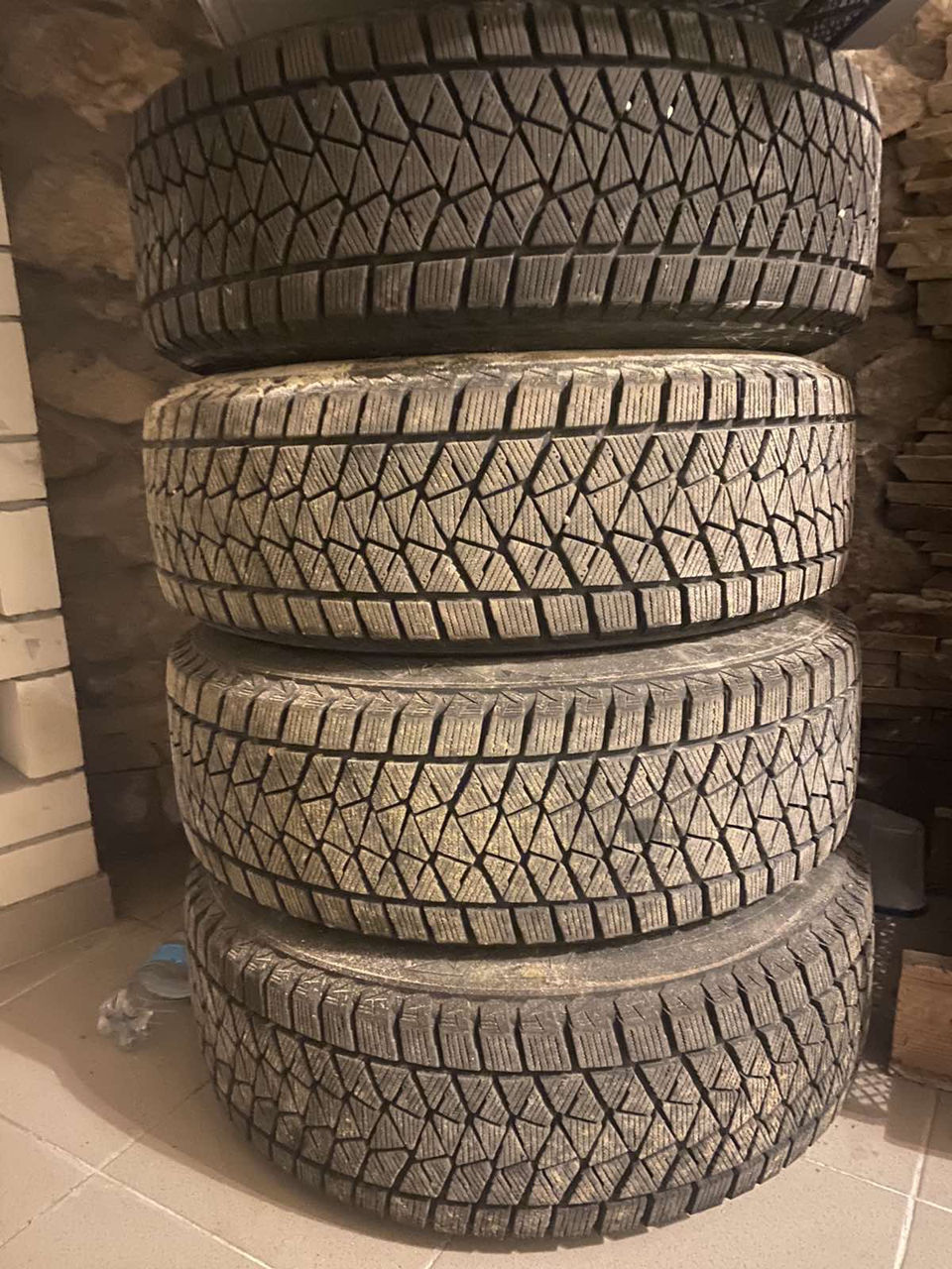 4 шины зима bridgestone r16 215/65 б/у=200е