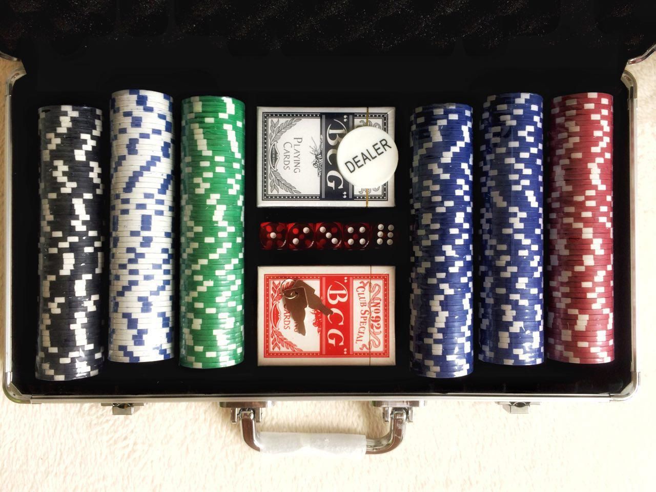 Set de poker покерный набор на 300 фишек в кейсе фото 3