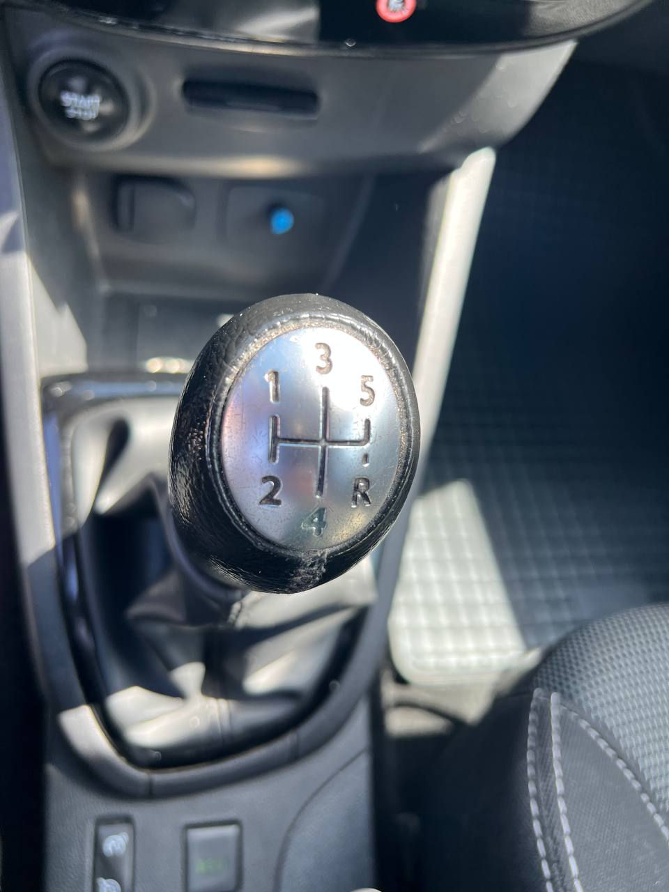 Renault Clio foto 13