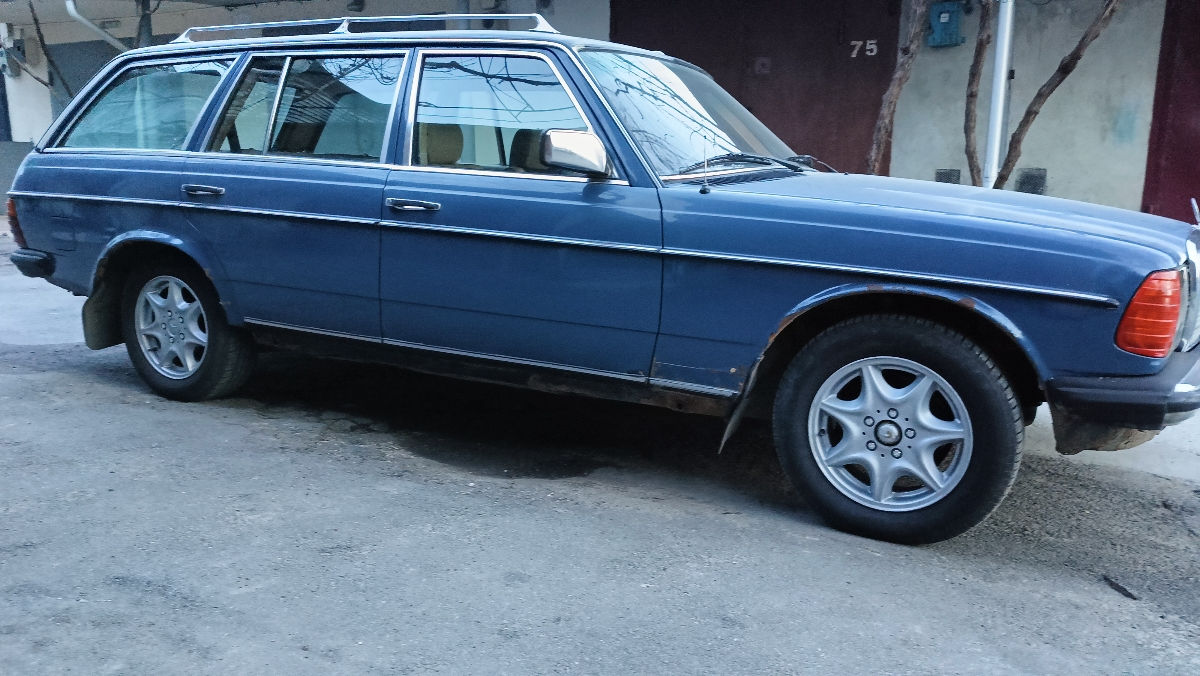 Mercedes Series (W123) foto 7