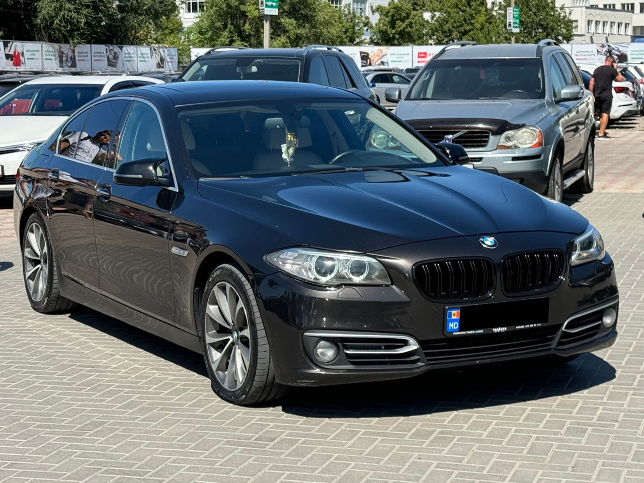 BMW 5 Series foto 4