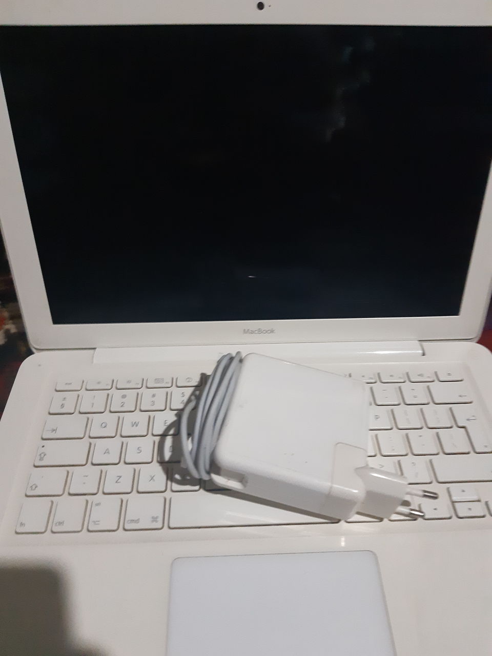 продам macbook на запчасти