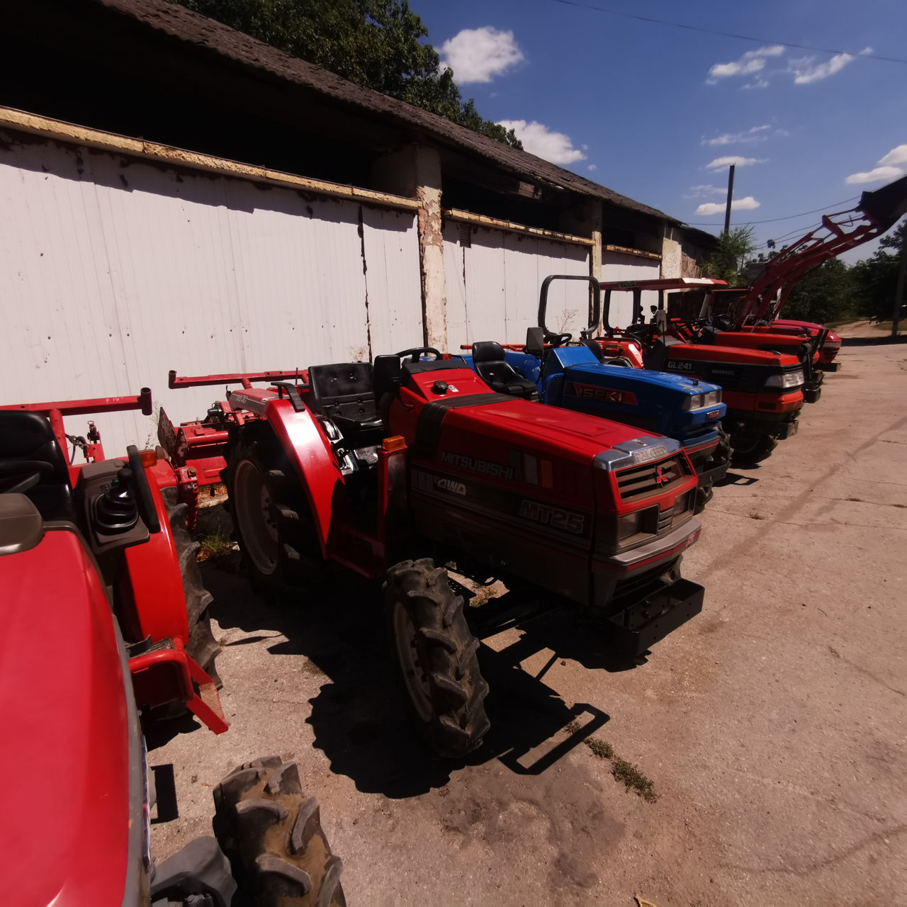 Tractor japonez - Iseki TA267 +freza+transport gratuit foto 6
