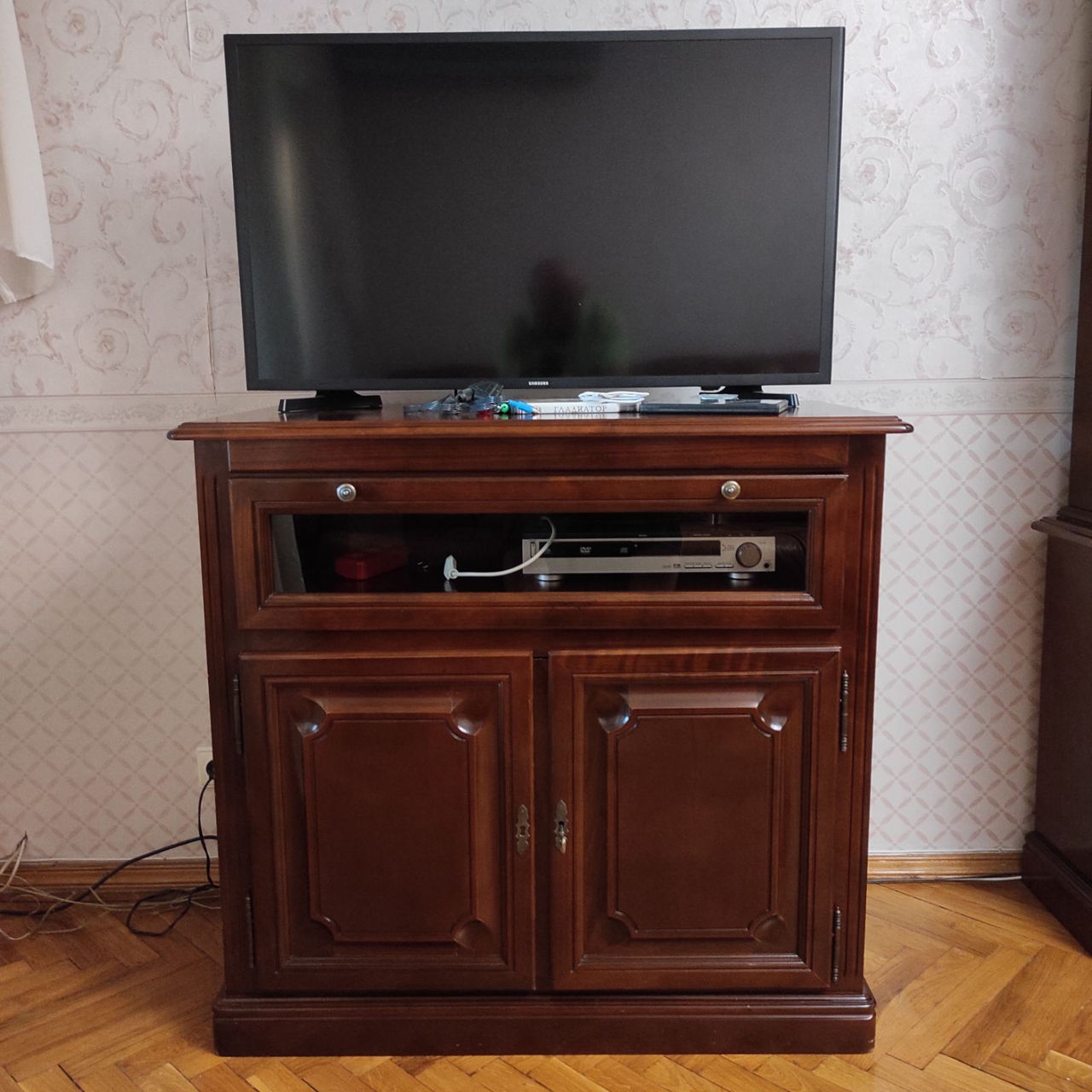 set de mobilă clasică de lux din lemn natural foto 7