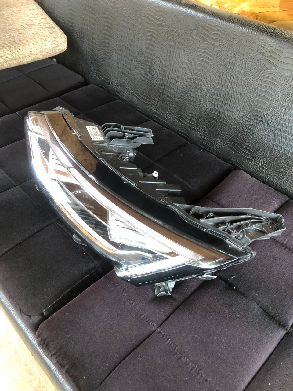 Vind far renault talisman foto 0