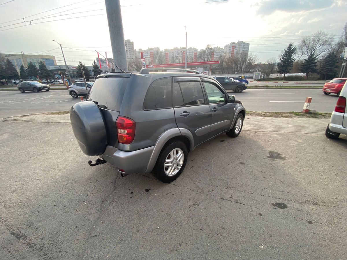 Toyota Rav 4 foto 4