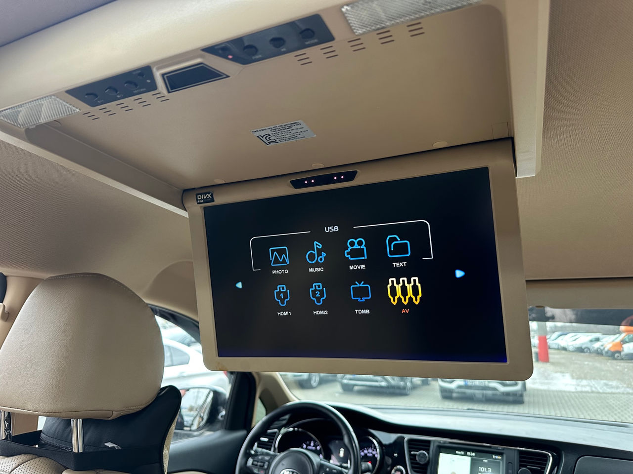 KIA Carnival фото 15