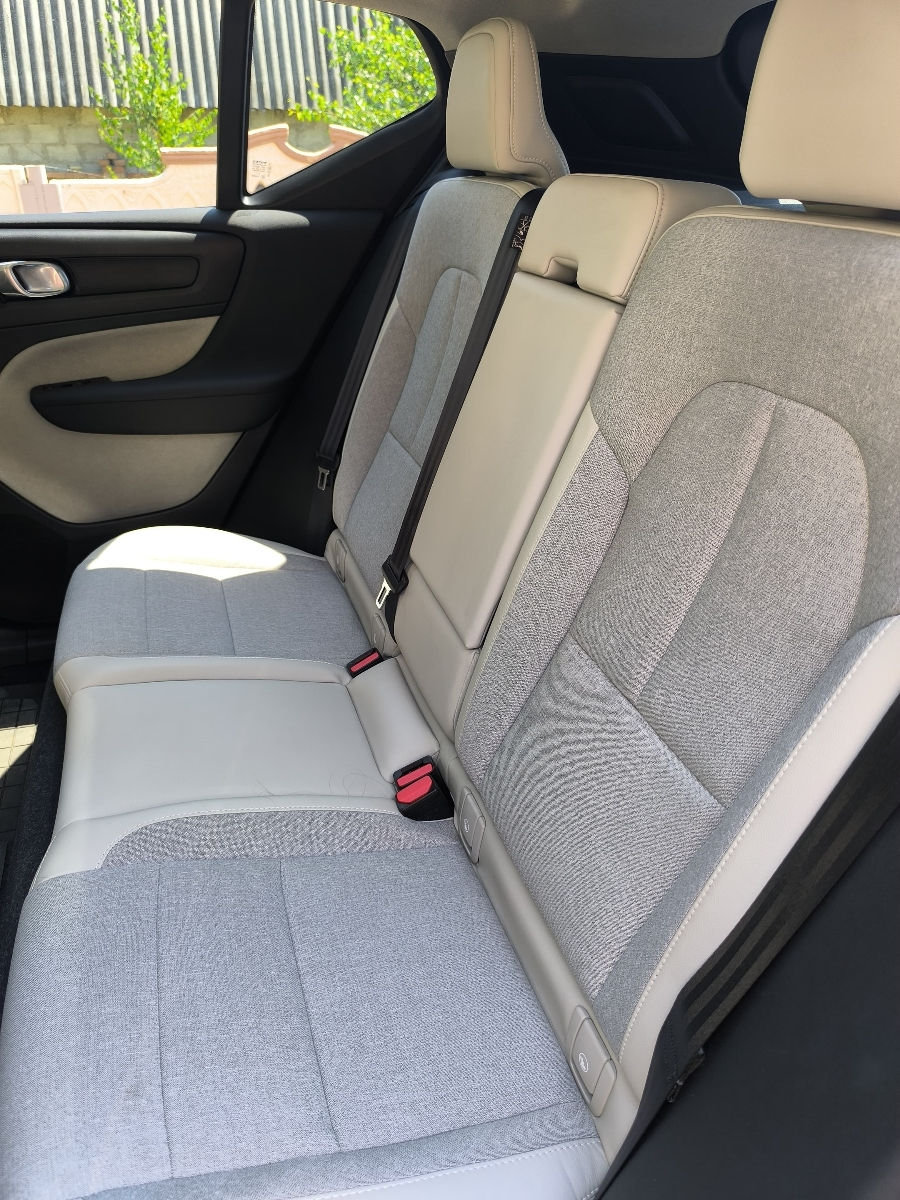 Volvo XC40 фото 8