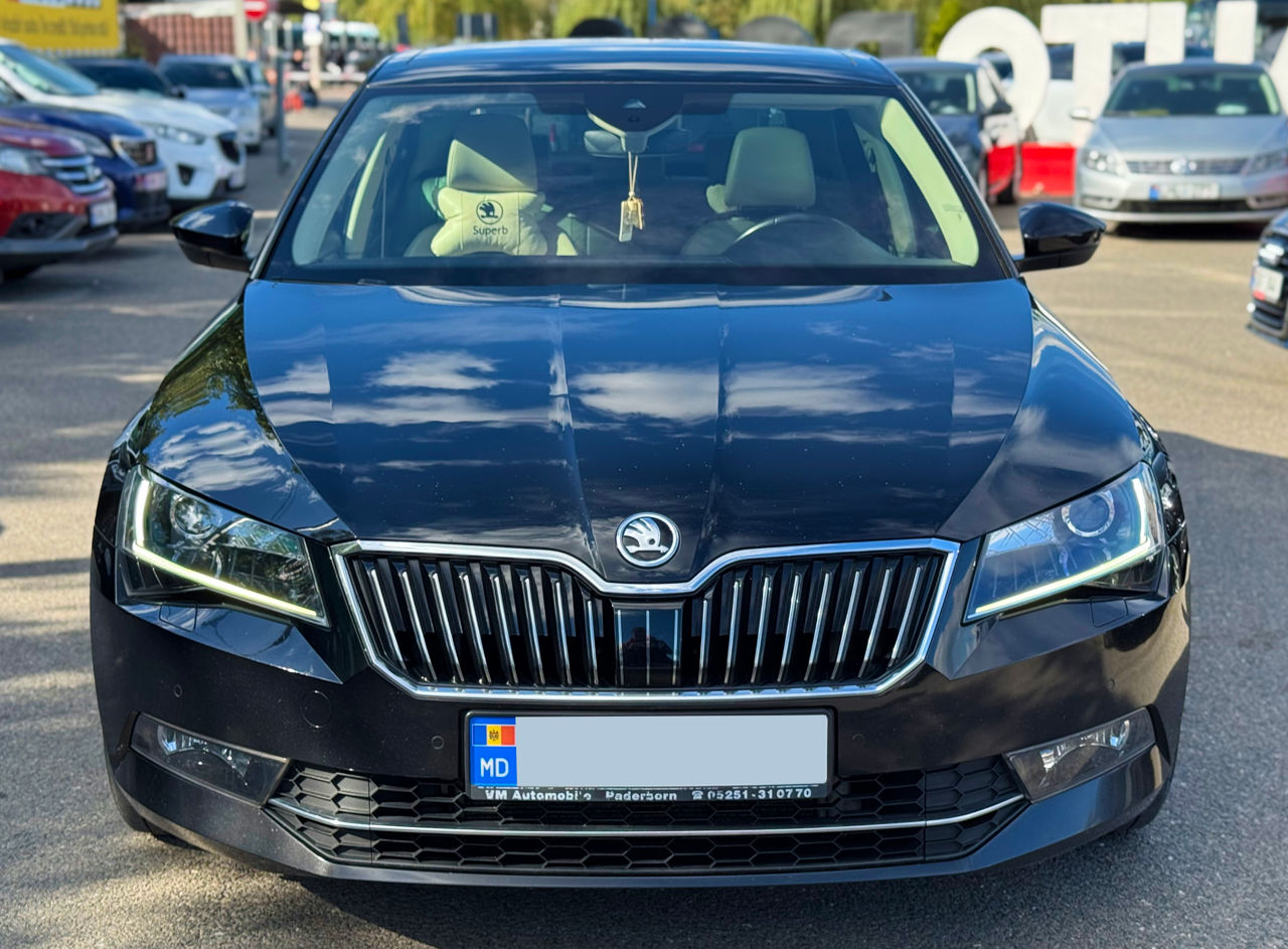 Skoda Superb foto 1