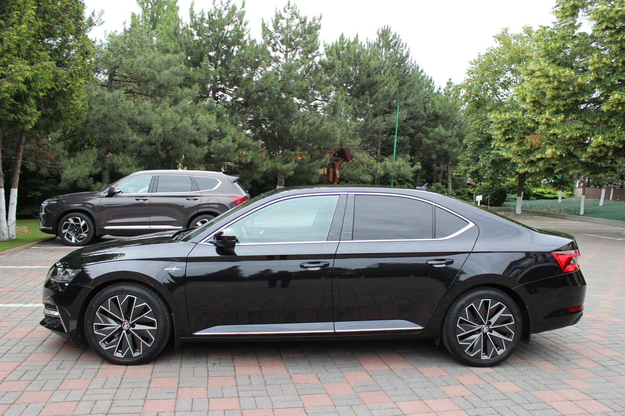 Skoda Superb foto 2