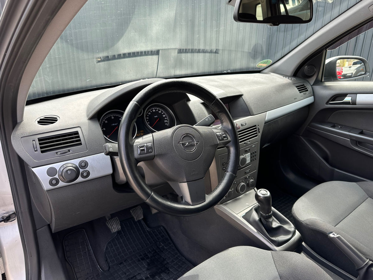 Opel Astra foto 7