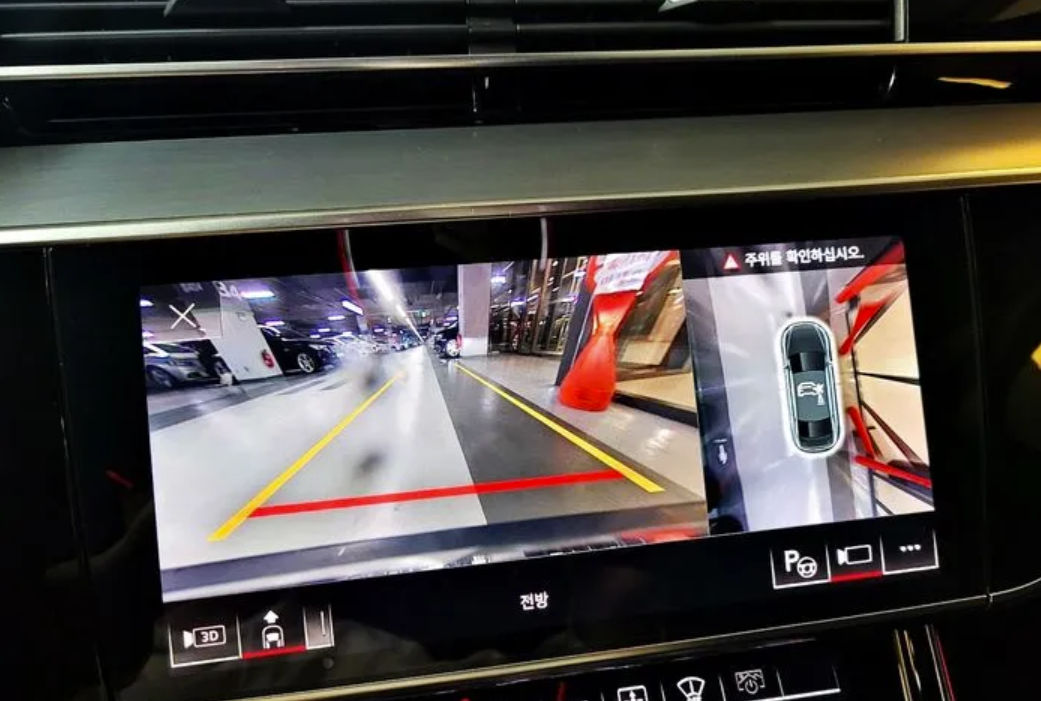 Audi A8 фото 7