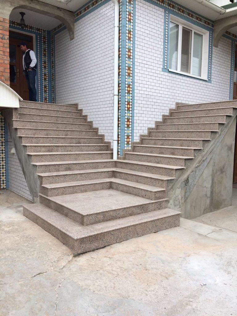 Scări, blaturi, pervazuri, glafuri etc. din granit sau marmura + instalare foto 2