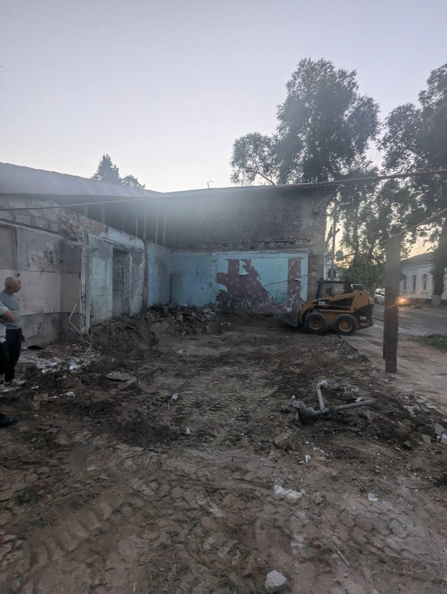 Construim piscine. Brigada de constructori. foto 7