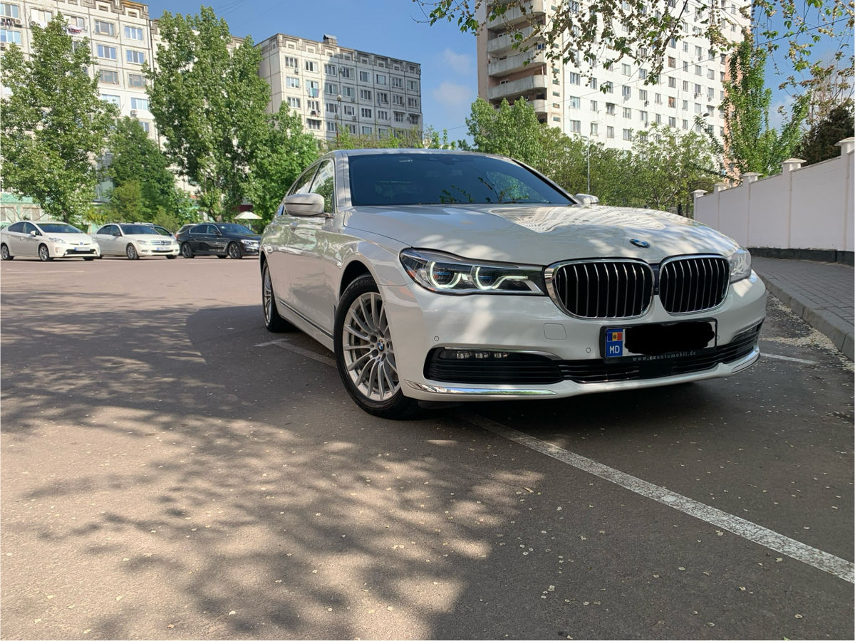 BMW 7 Series фото 4