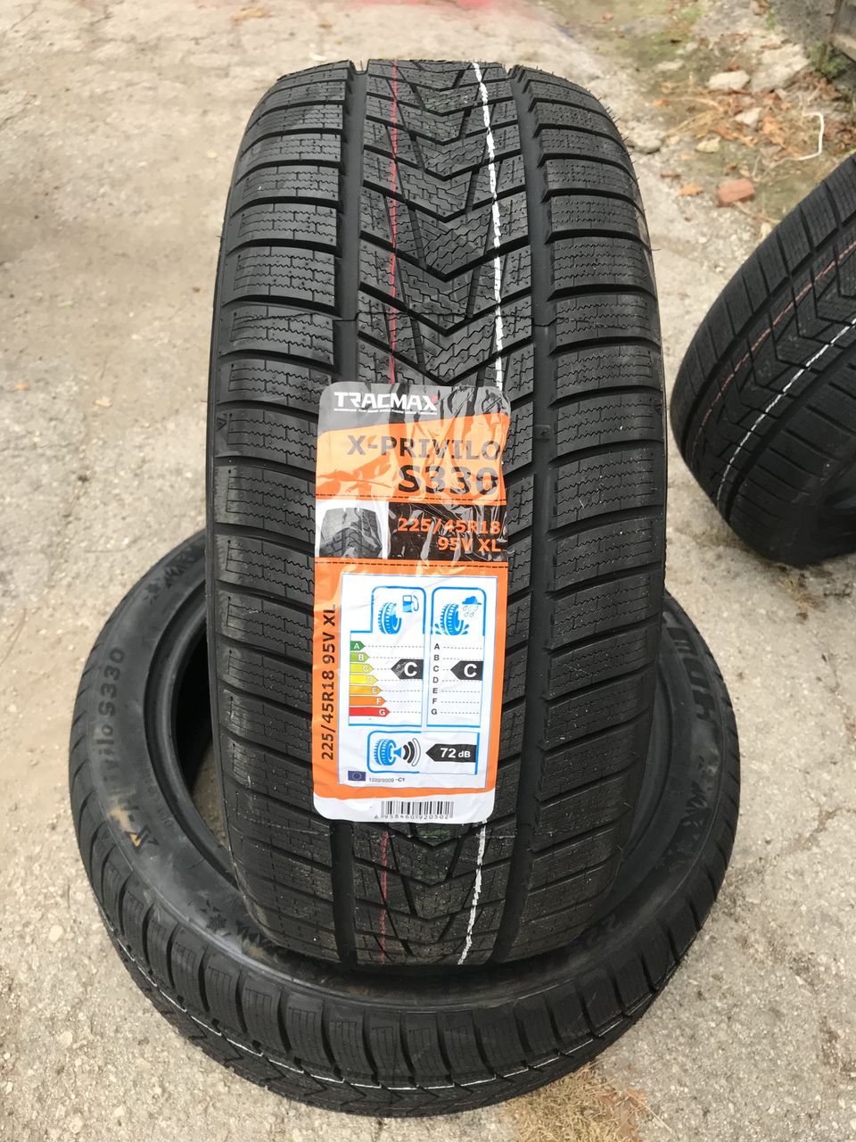 225/45 R18 Tracmax s330/ Доставка, livrare toata Moldova foto 0