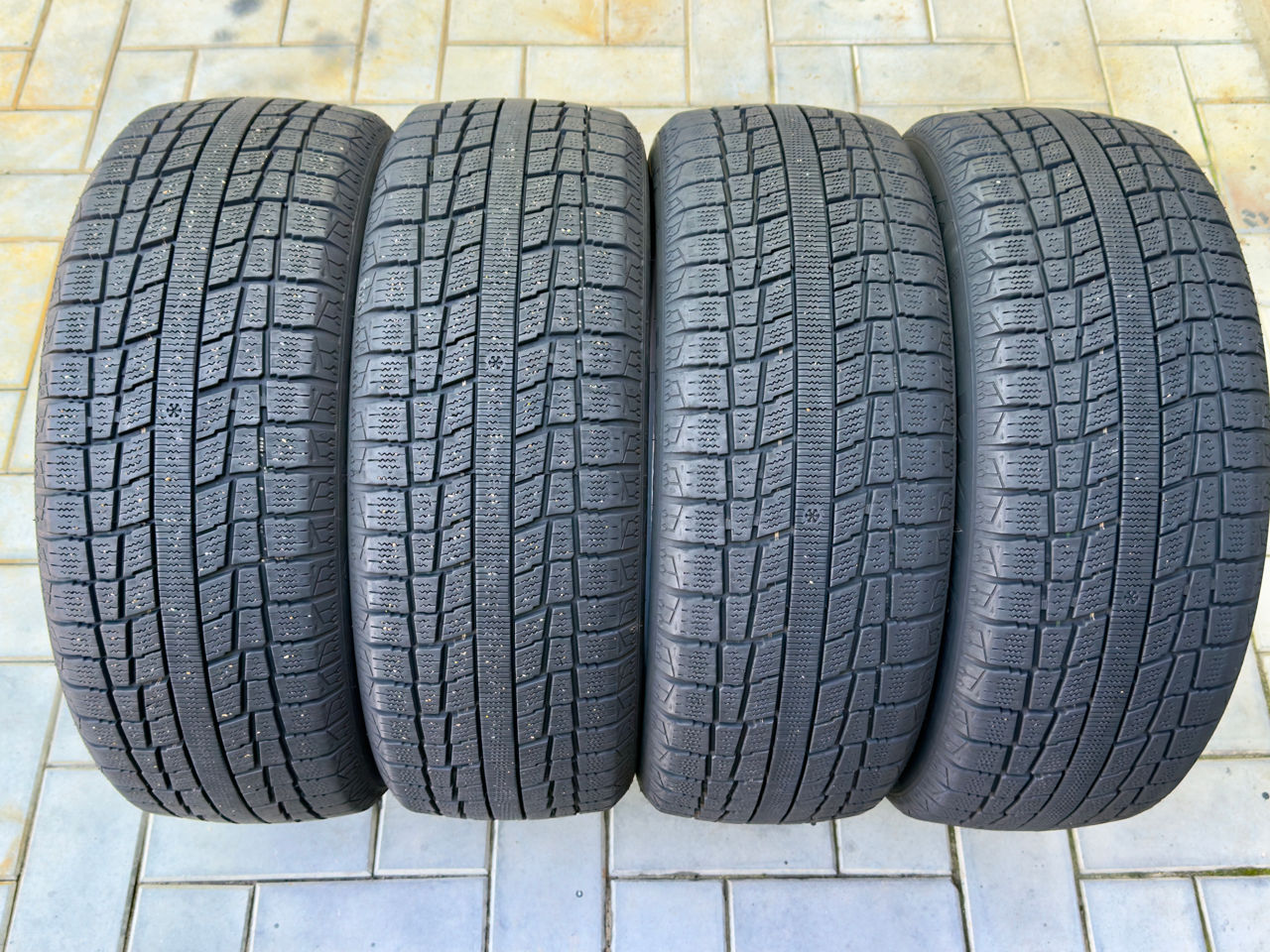 Anvelope  215/55/R18 фото 3
