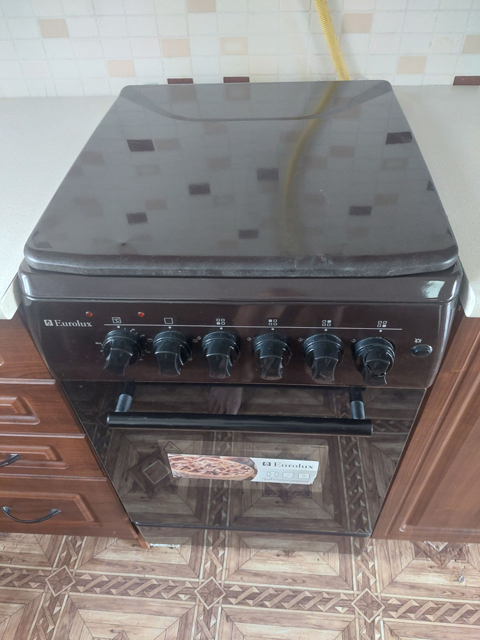 Продам газ плиту
