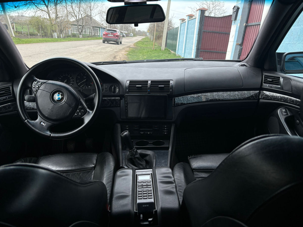 BMW 5 Series foto 3