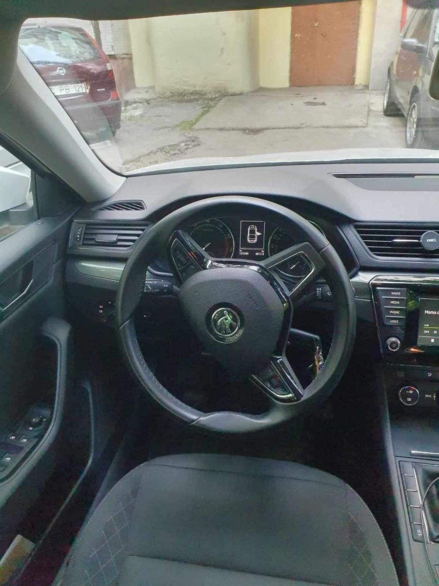 Skoda Superb foto 1