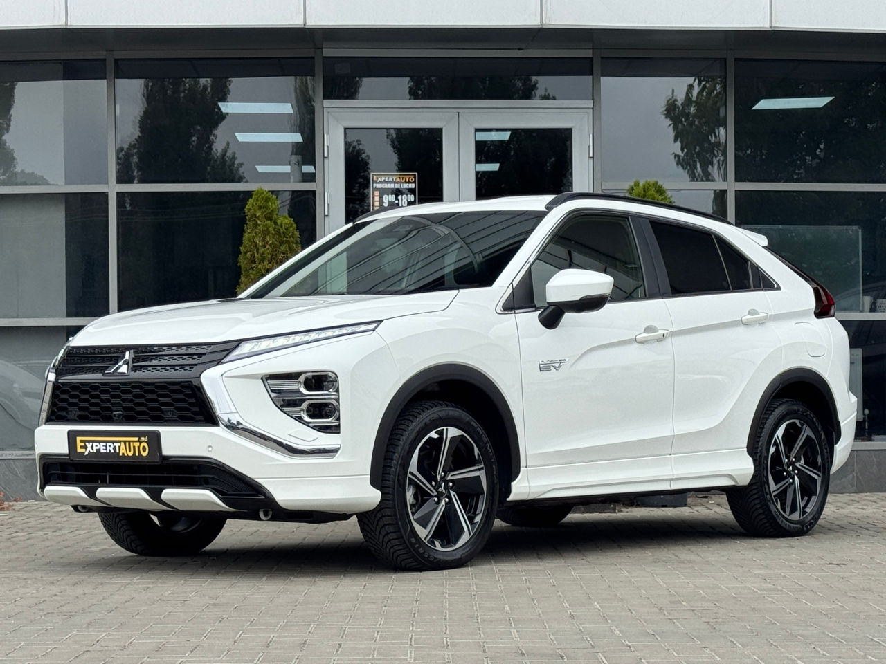 Mitsubishi Eclipse Cross — fotografia principală