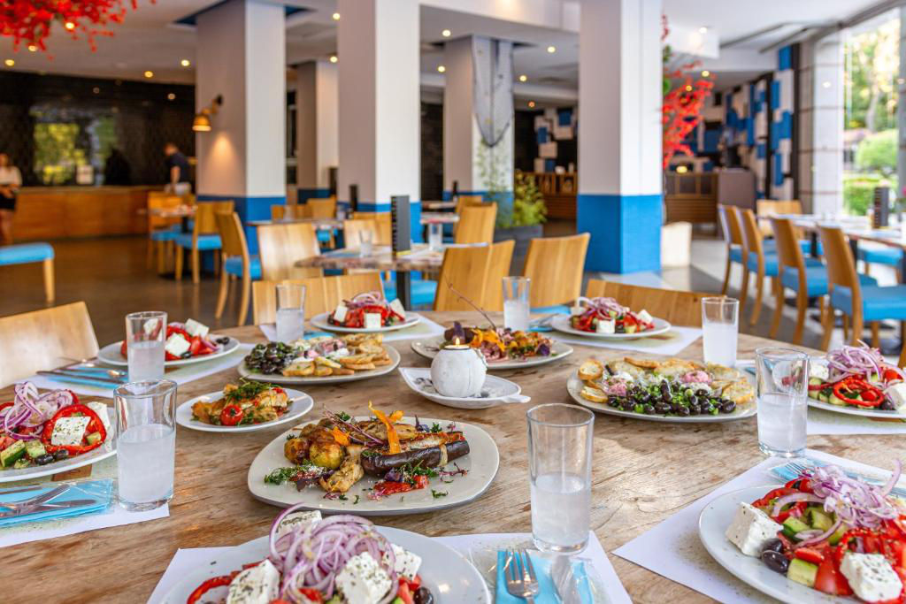 Dolce vita sunshine hotel4* , Golden sands. зонты и шезлонги на пляже!!! foto 9