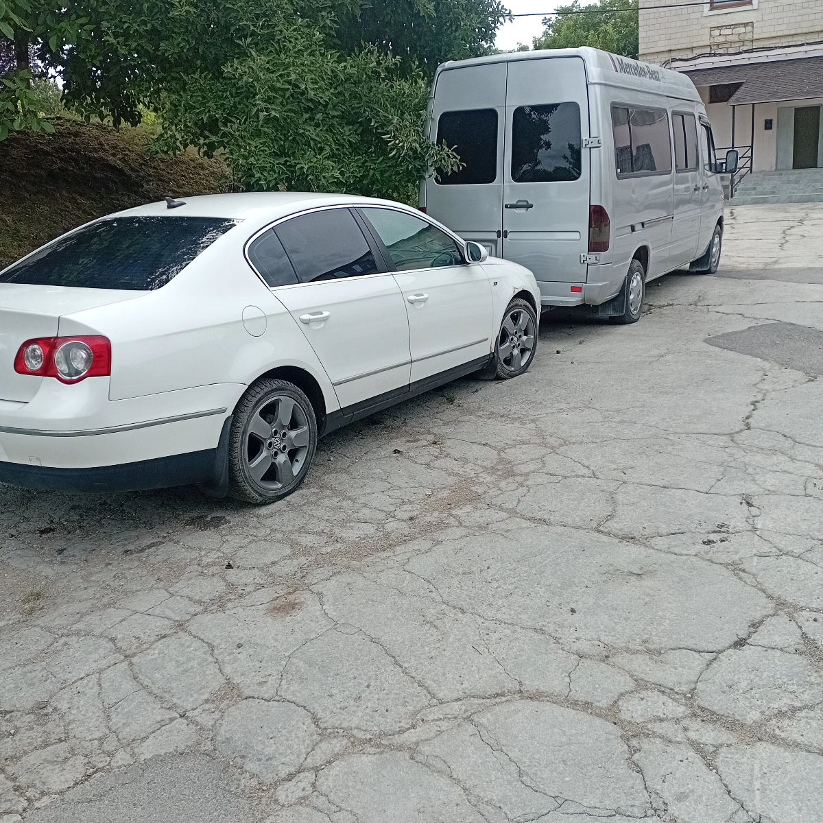 Volkswagen Passat 2008 г. с пробегом 203856 км, Бензин, 3800 €