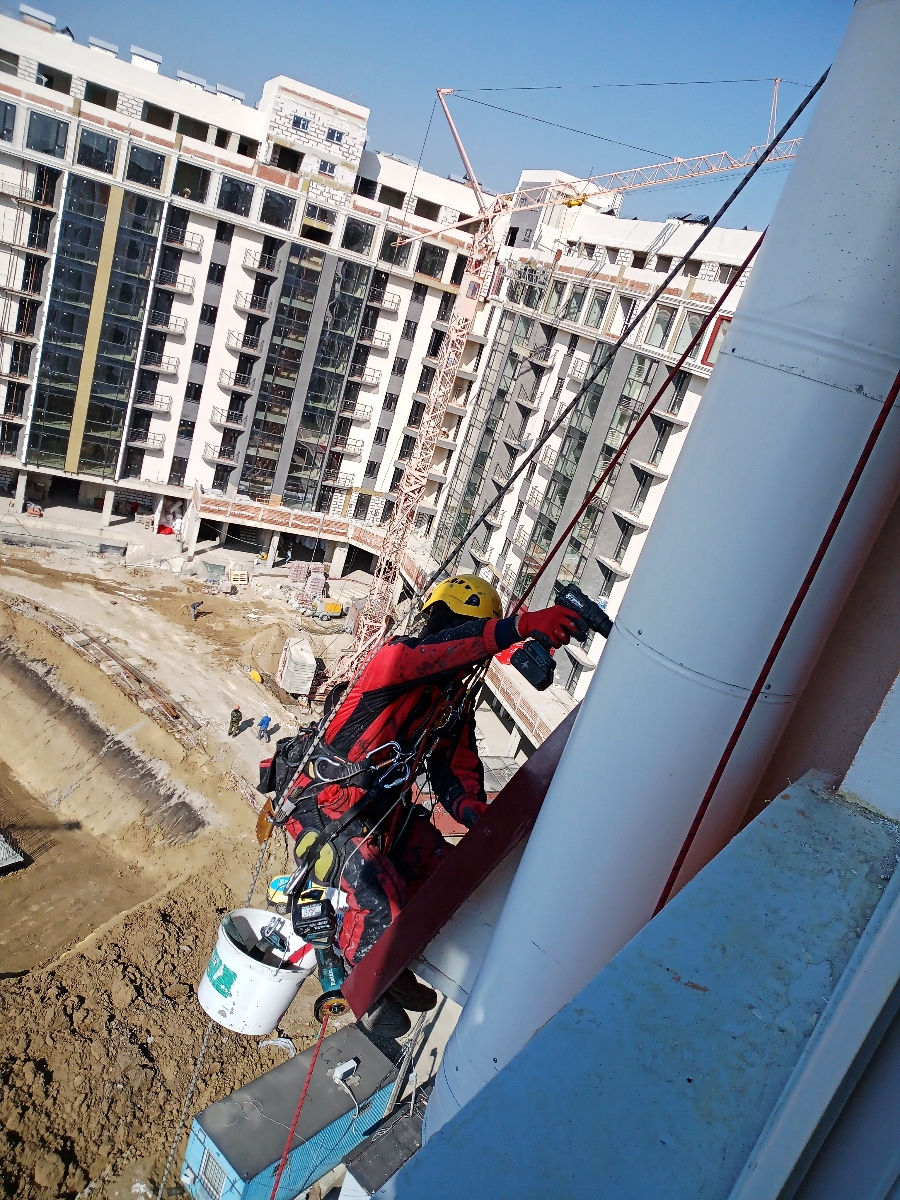 Alpinism industrial, lucrări la mare altitudine de orice complexitate, servicii de alpinism foto 6