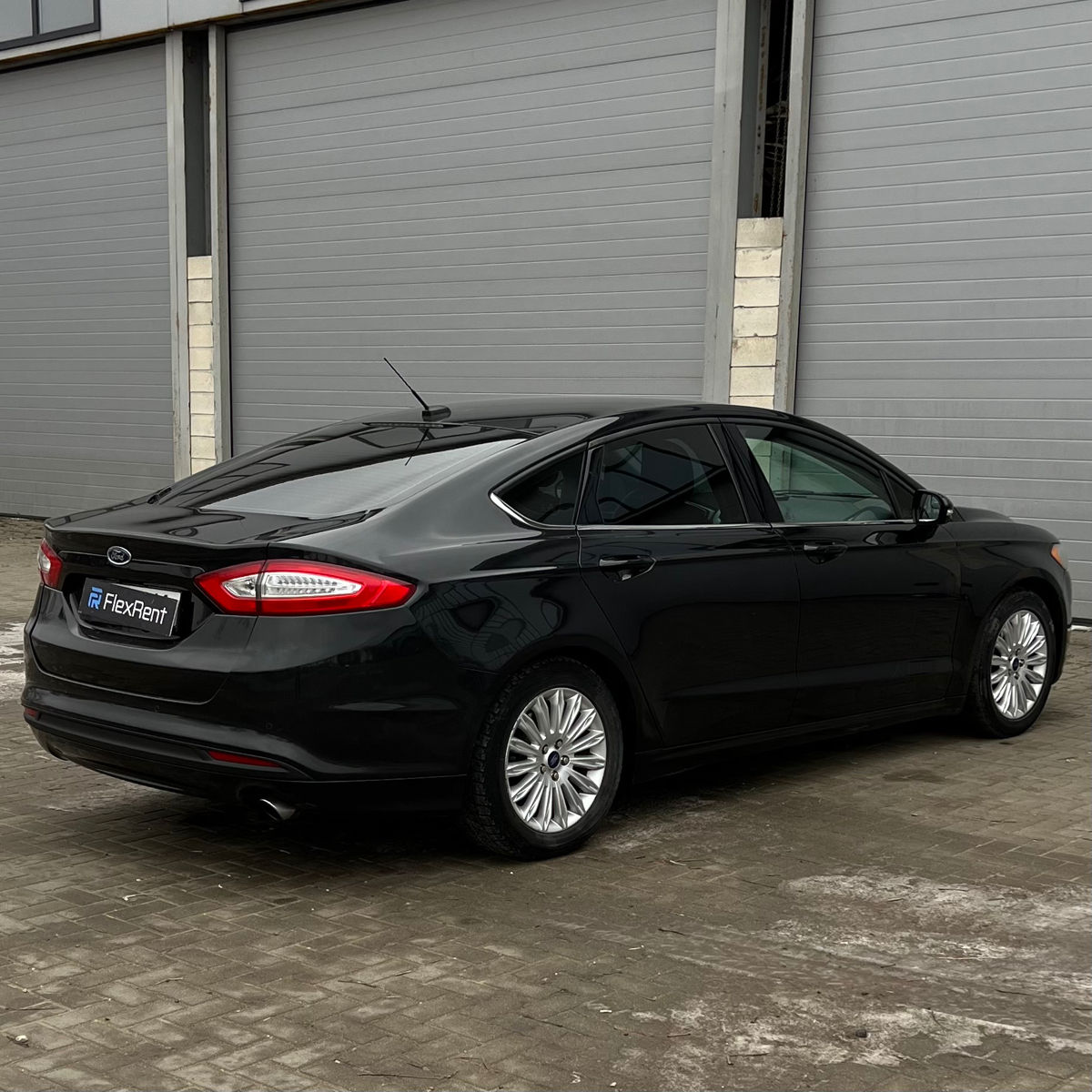 Ford Fusion chirie auto rent car foto 4