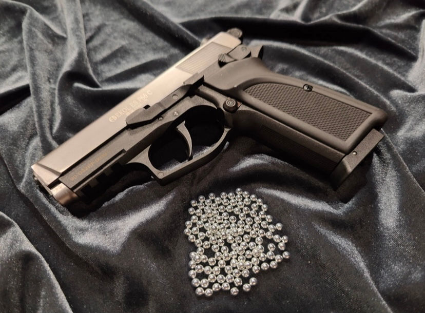 Pistol pneumatic copie Browning ! foto 1