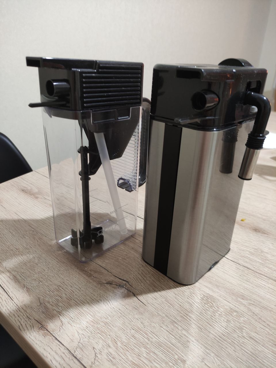 Продам молочник Delonghi