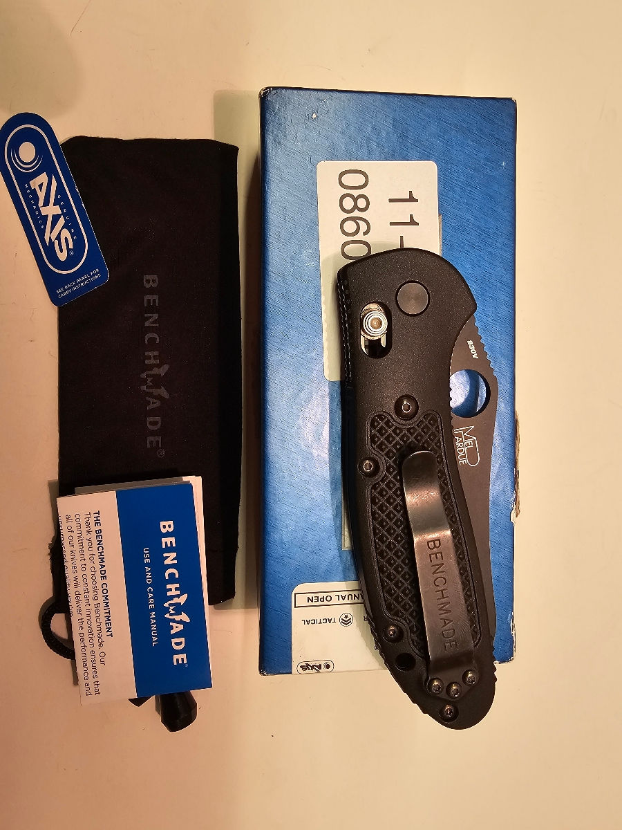 Нож. Benchmade Knives. 550BK-S30V. Black Blade. foto 0