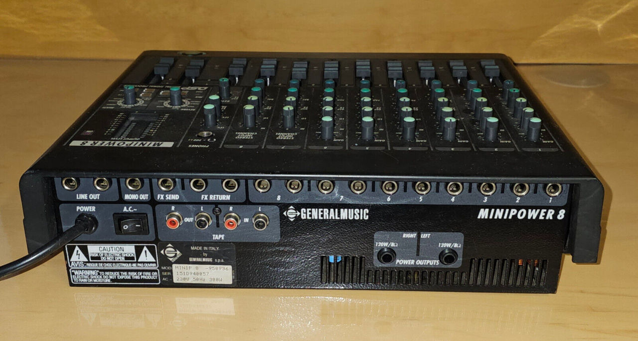 Активный пульт "Generalmusic Mini Power 8" - 200 Евро foto 3