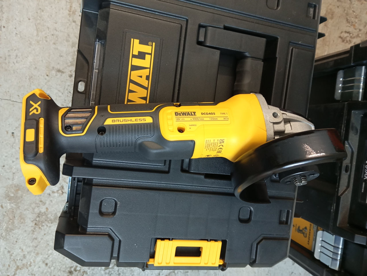 Dewalt DCG 405 foto 1