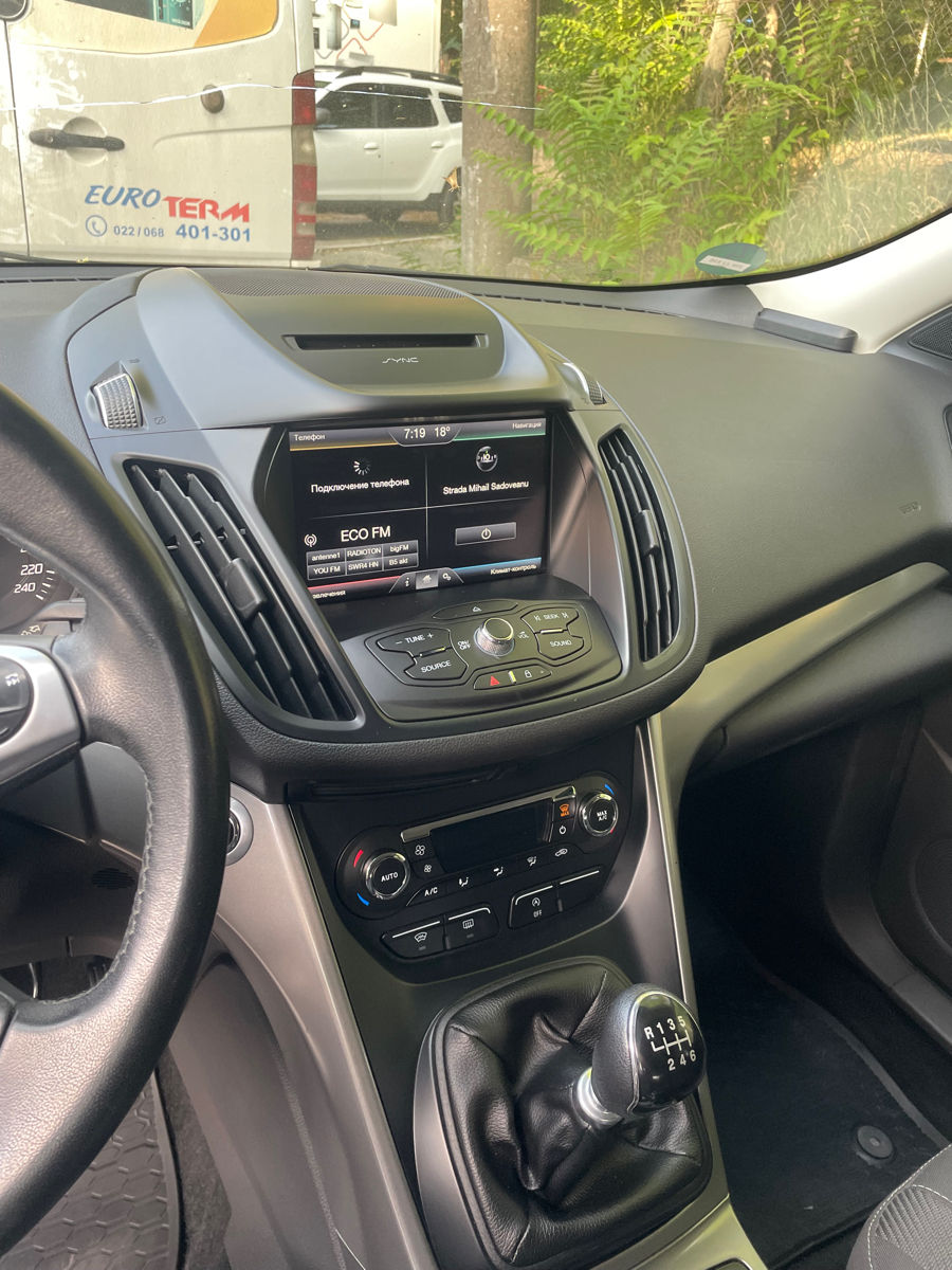 Ford Kuga foto 8