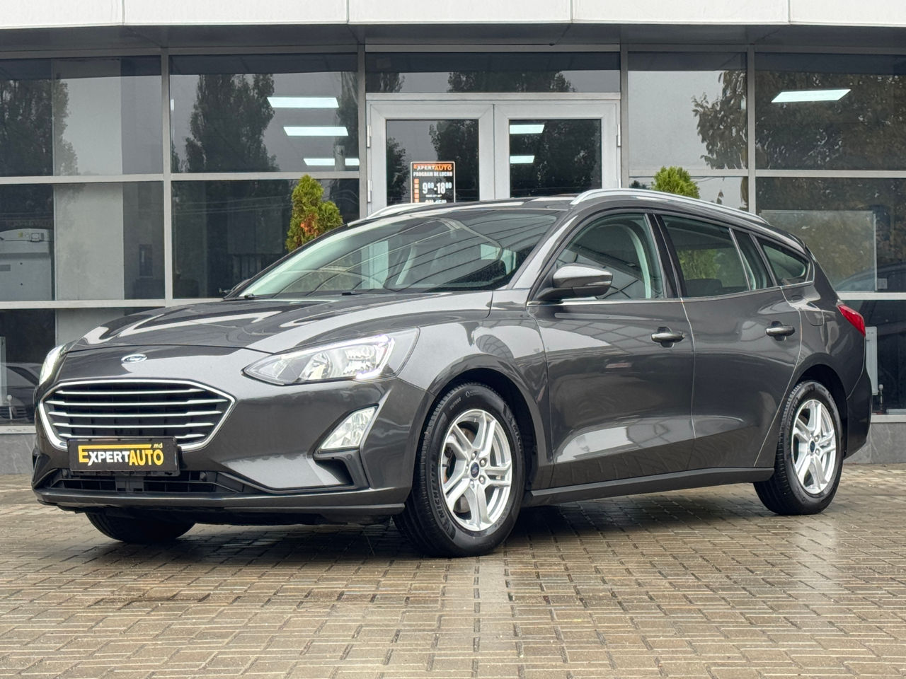 Ford Focus — fotografia principală