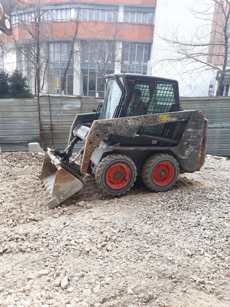 Lucrari cu  minitractor Bobcat foto 5
