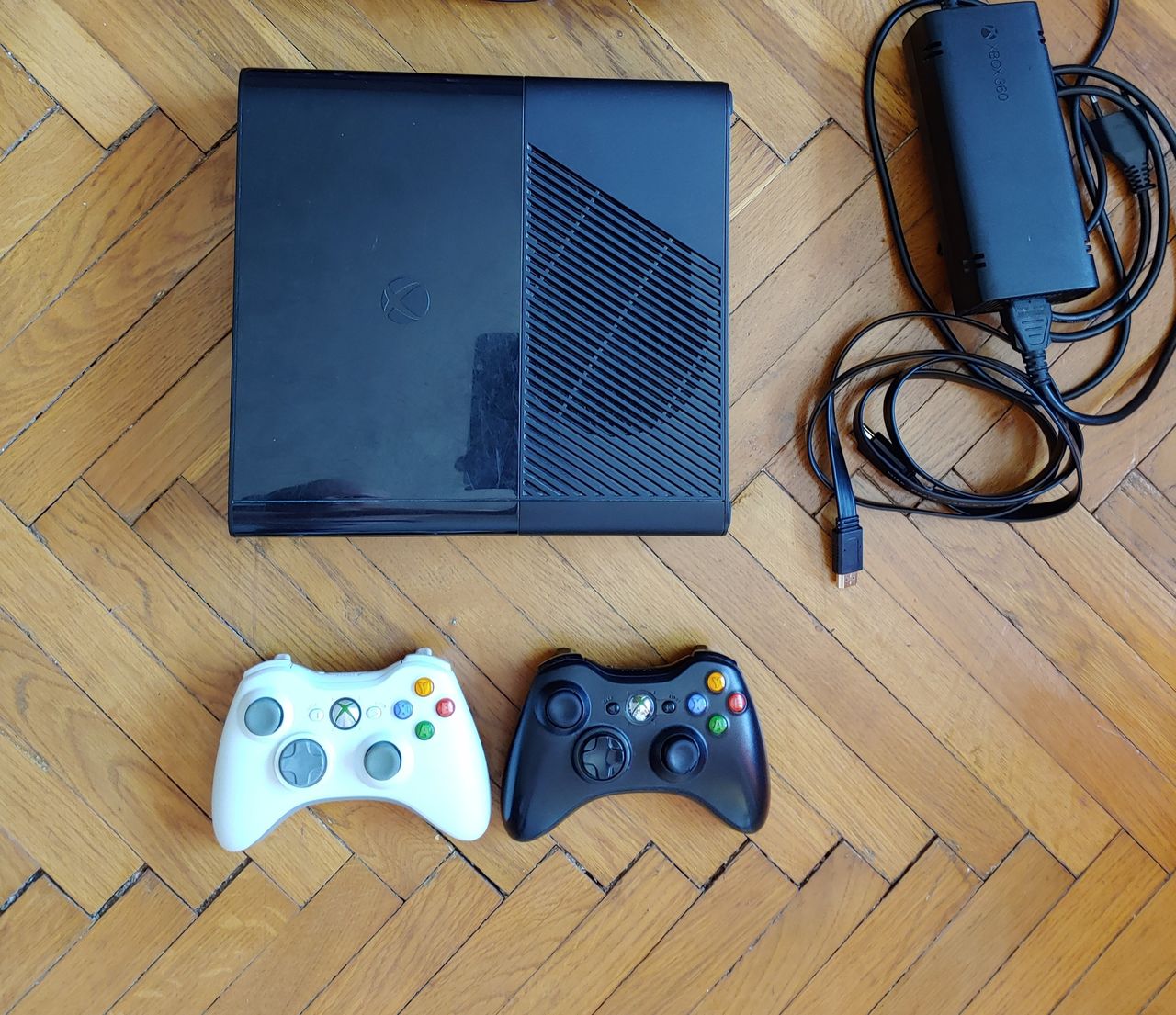 Xbox360 freeboot+28 игр+ джостики