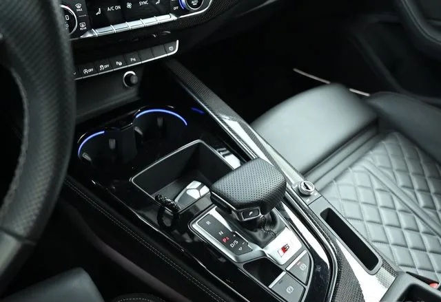 Audi S4 foto 8