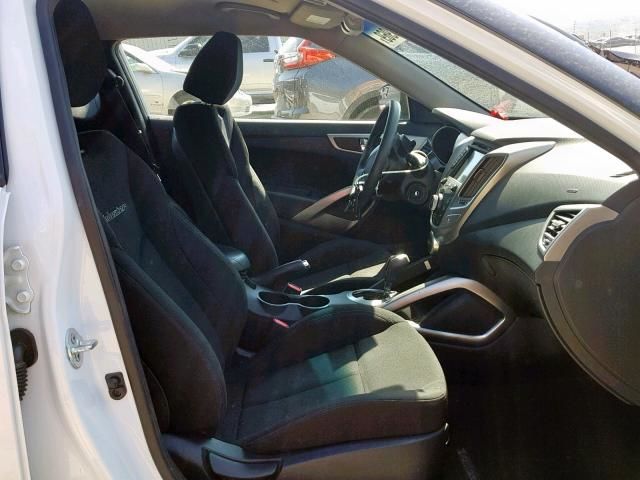 Hyundai veloster салон