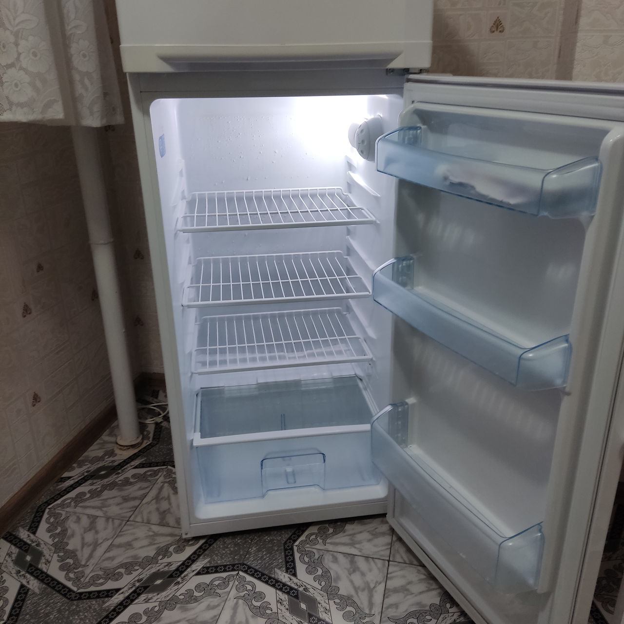 Продаю холодильник Beko