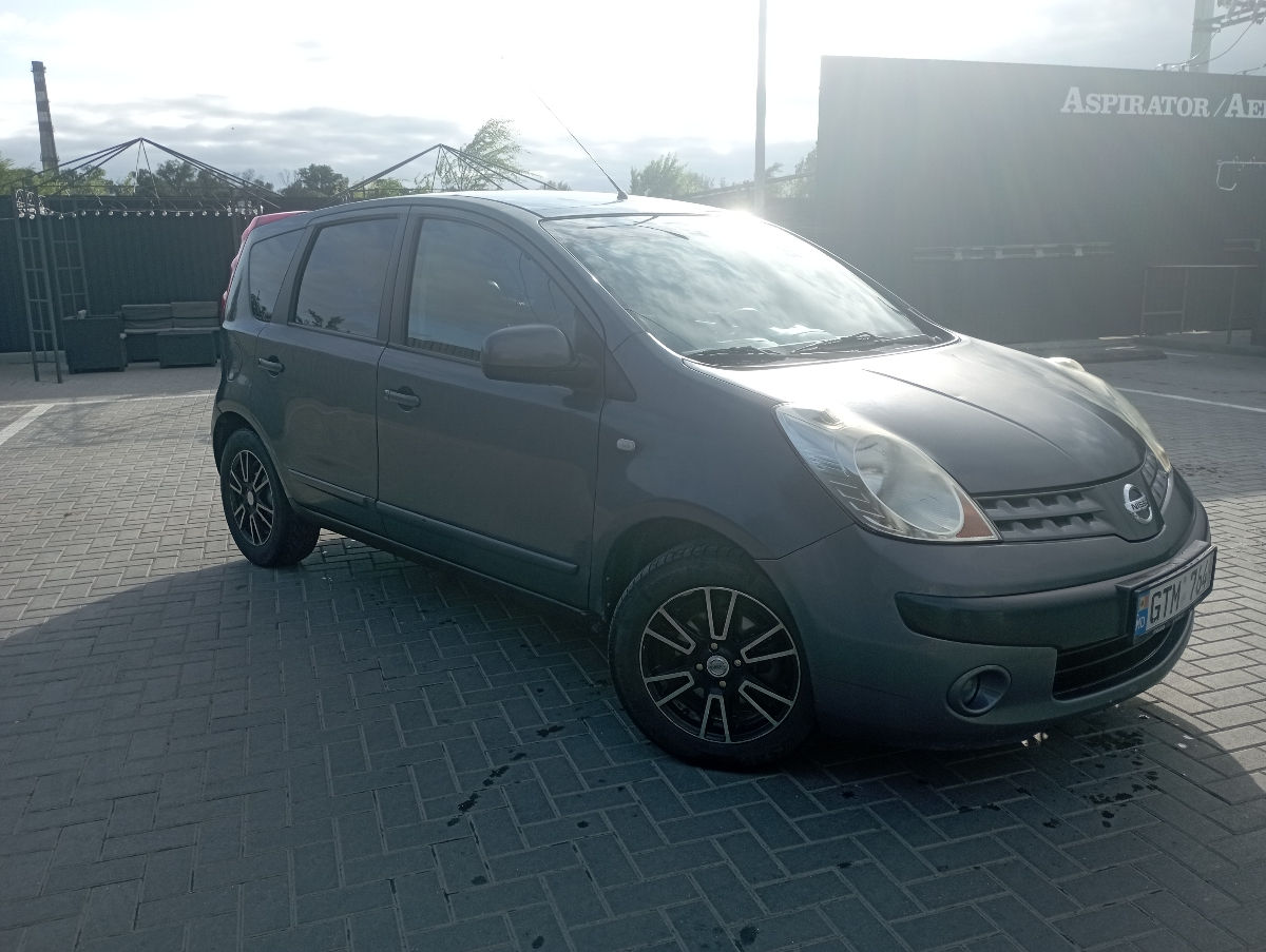 Nissan Note фото 1