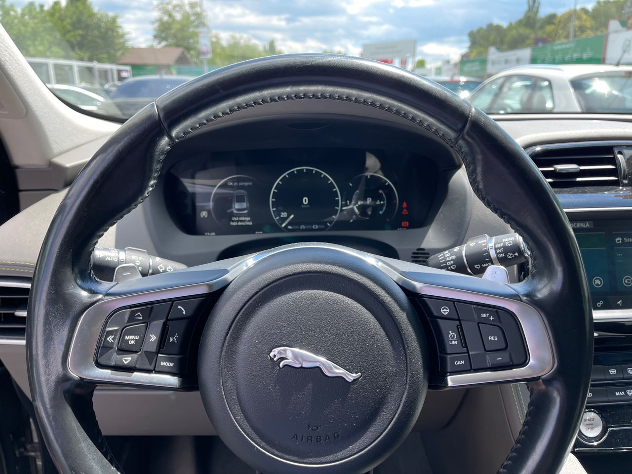 Jaguar F-PACE foto 10