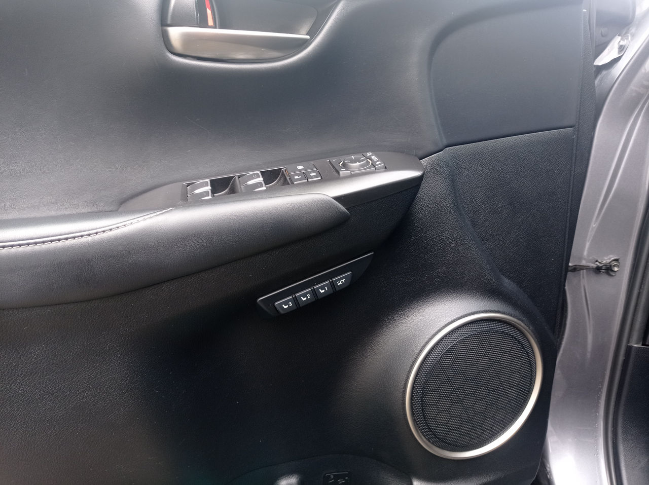 Lexus NX Series фото 7