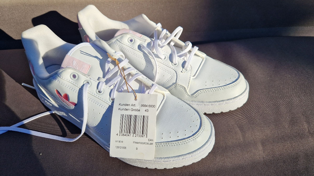 Adidas  /  Nike Air Max foto 0