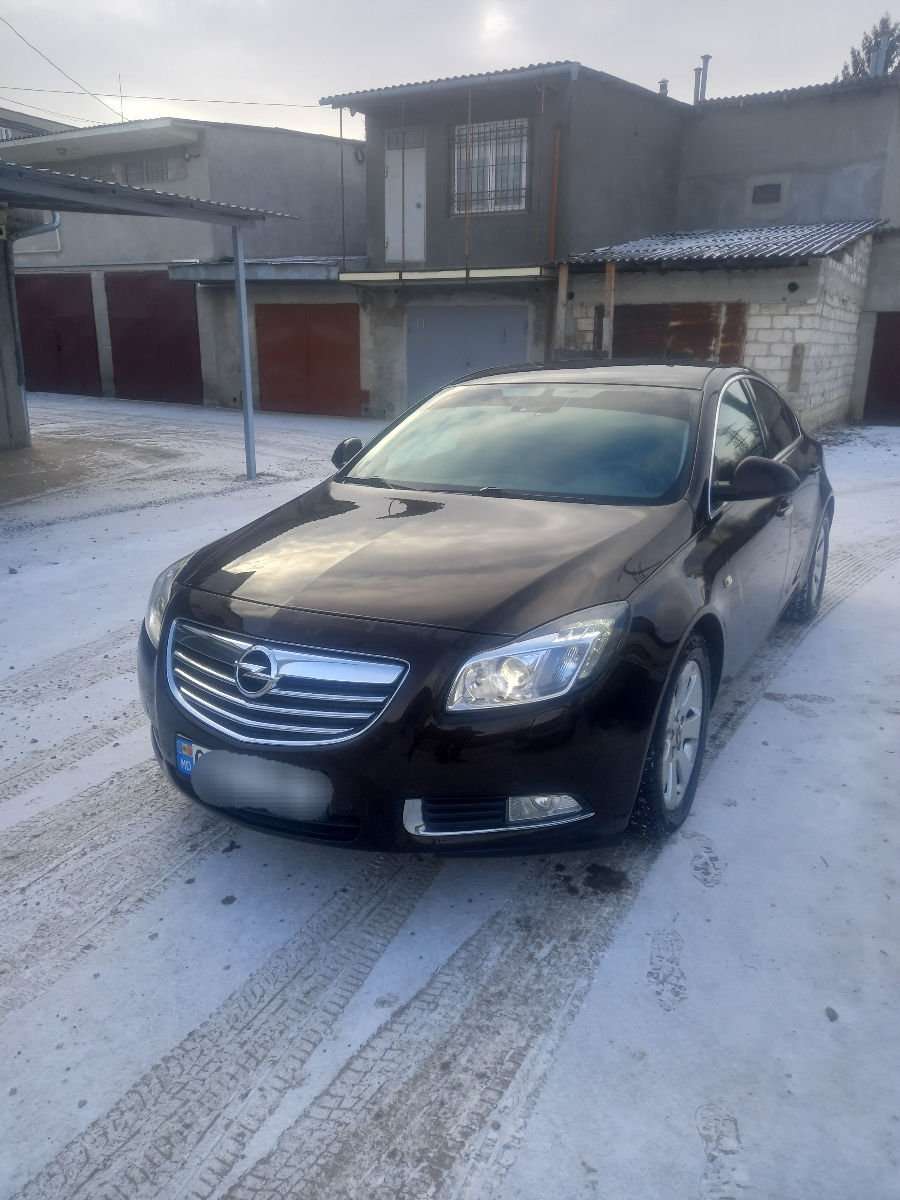 Opel Insignia an. 2011 cu rulaj 225000 km, Gaz / Benzină (propan), 5600